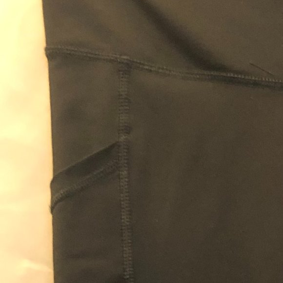 CHAMPION 3/4 yoga pant - Picture 3 of 3